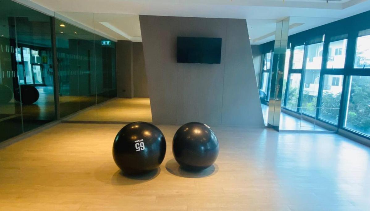 อพาร์ทเม้น Base Quiet King-bed With Infinity Pool & Free Netflix Pattaya