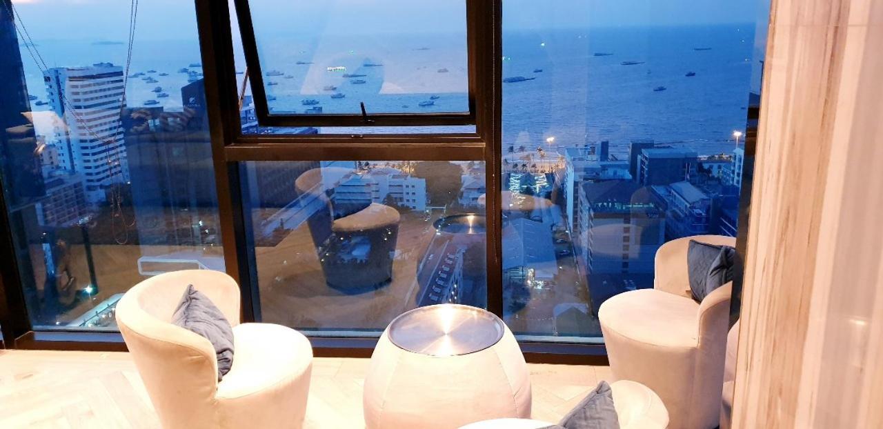 อพาร์ทเม้น Base Quiet King-bed With Infinity Pool & Free Netflix *