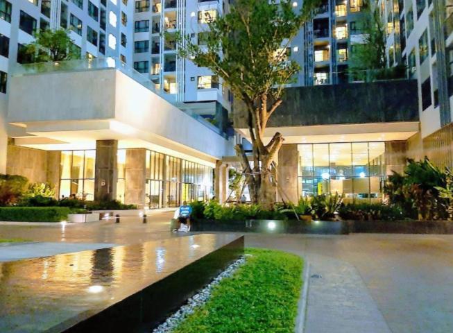 อพาร์ทเม้น Base Quiet King-bed With Infinity Pool & Free Netflix